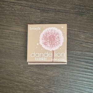 Benefit Dandelion Twinkle in Soft Pink